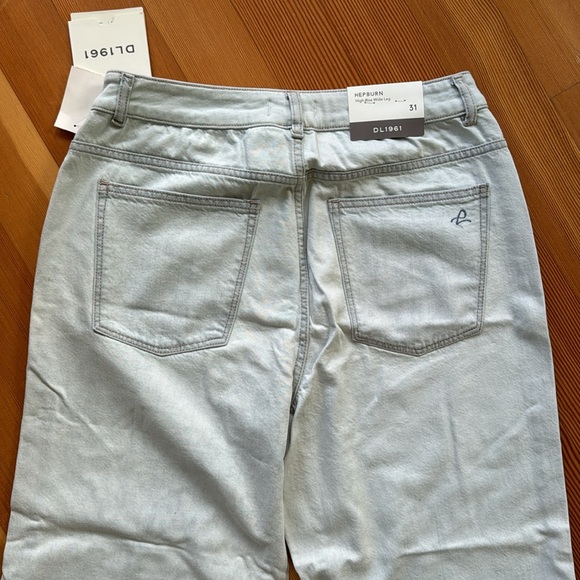 Brand new DL1961 “Hepburn” wide-led high-rise jeans in “Palermo” - Picture 11 of 13